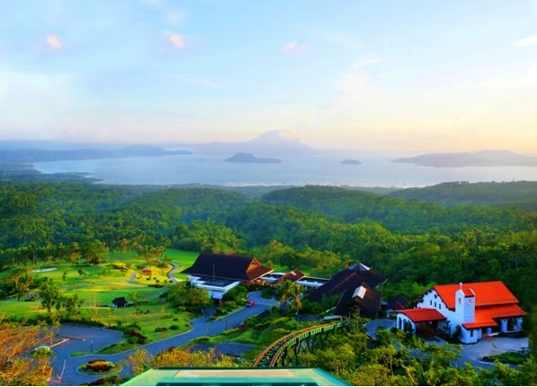 tagaytay midlands golf club and madre de dios chapel (view from funicular train)